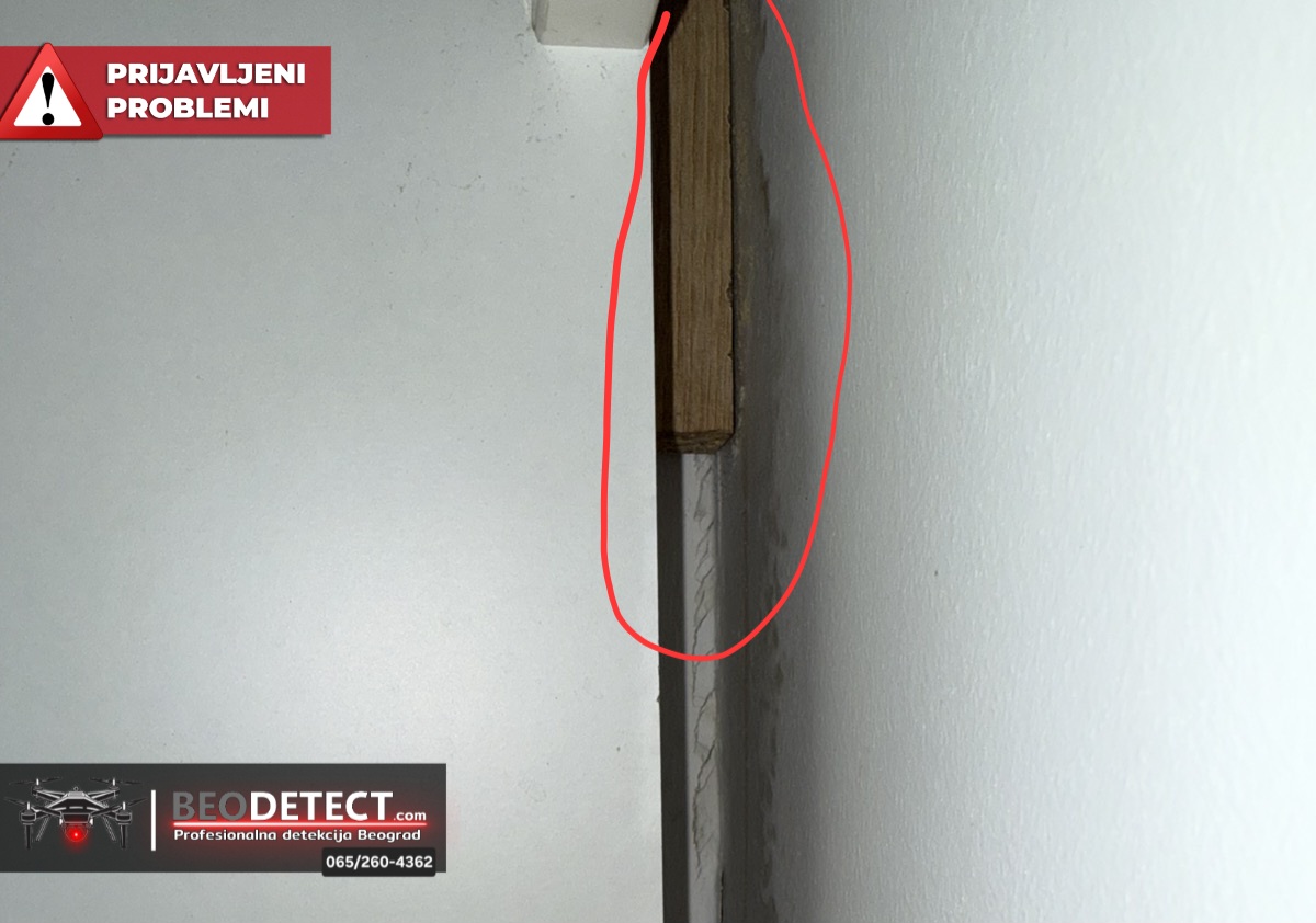 Vidljivi tragovi vlage od vode na odstojniku iza kuhinje u stanu na lokaciji Zemun Novogradska